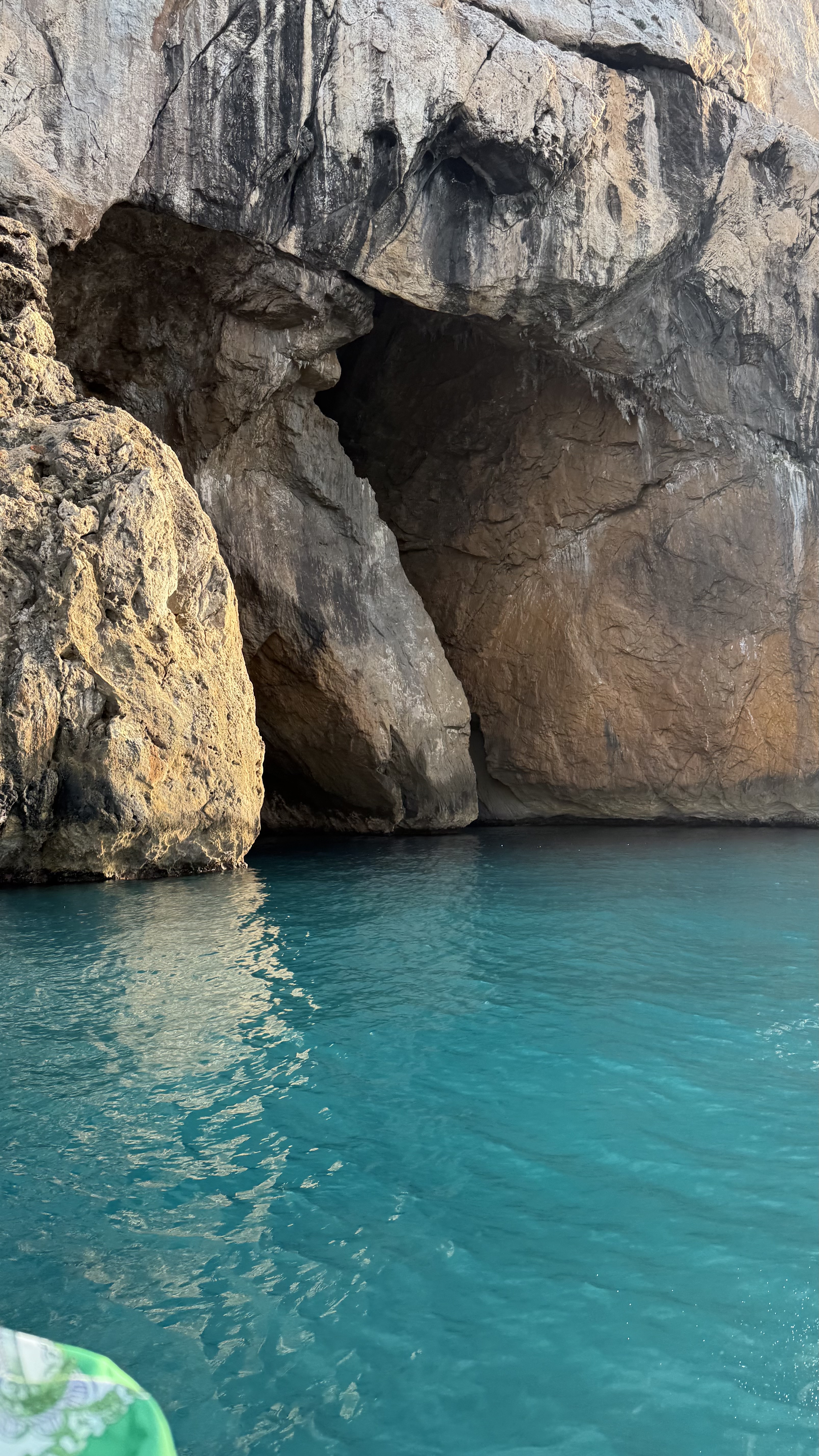 Grottes accessibles en mer